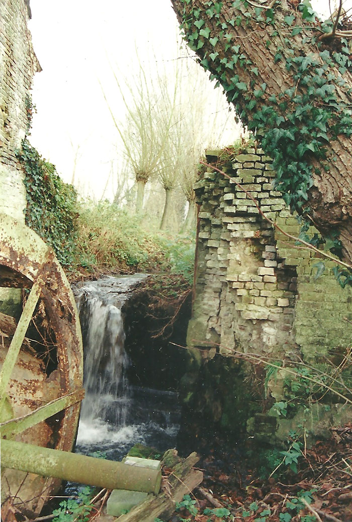 Decline of the water mill in the last years before the restoration