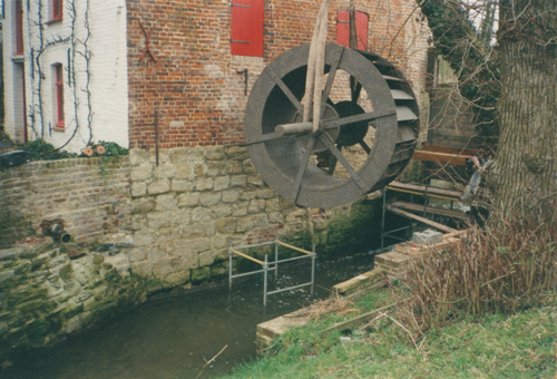 Installation of the new water wheel (2001)