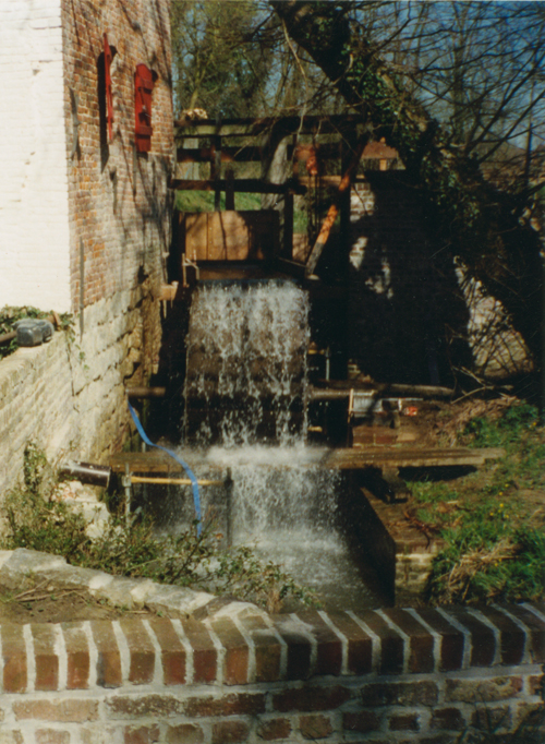 First tests with the new water wheel (2001)