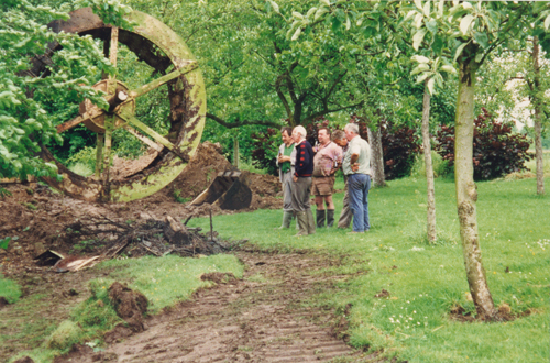 Disassembly of the old water wheel (2000)