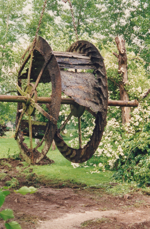 Disassembly of the old water wheel (2000)